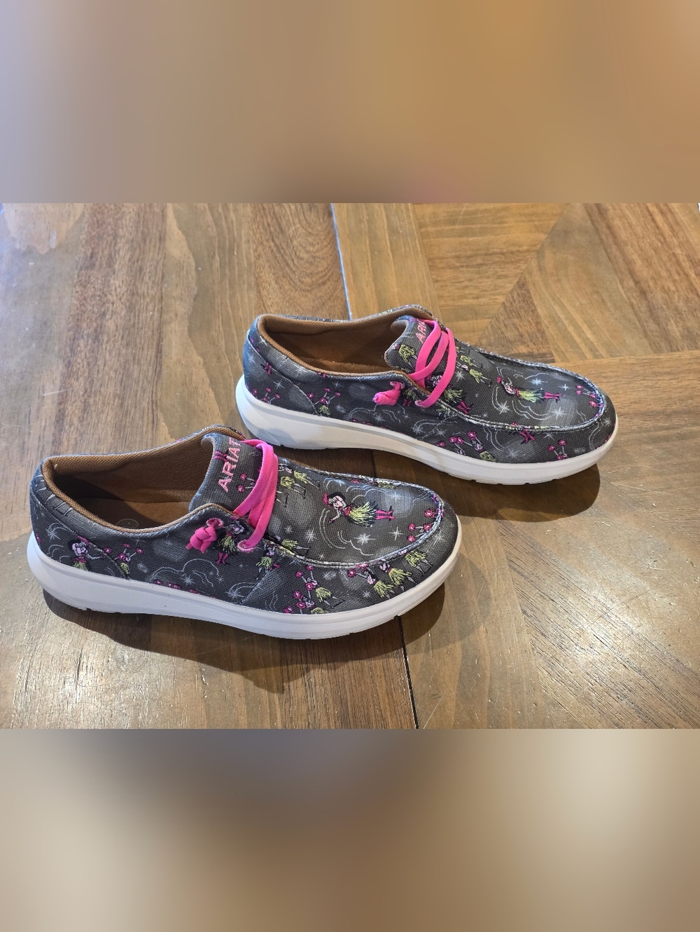 Ariat Western Aloha Hula Print Canvas Slip On Casual Sz 8 B Gray Pink Beach